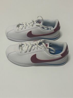 Nike Classic Cortez 72 Leather White Red and blue Size 5.5Y NWOB